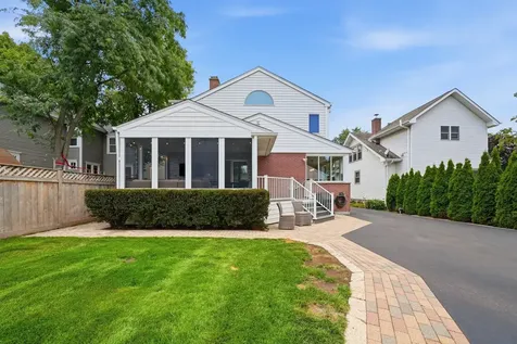 439 North Avenue Barrington IL 60010