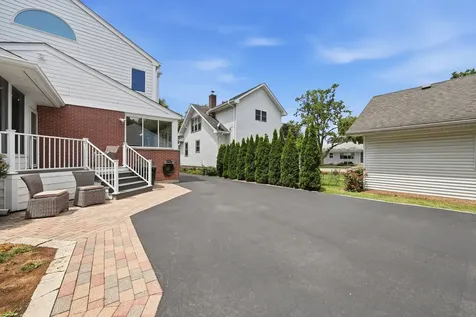 439 North Avenue Barrington IL 60010