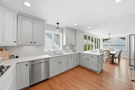 439 North Avenue Barrington IL 60010