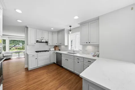439 North Avenue Barrington IL 60010