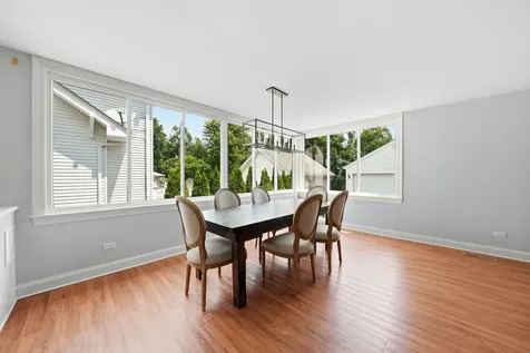 439 North Avenue Barrington IL 60010