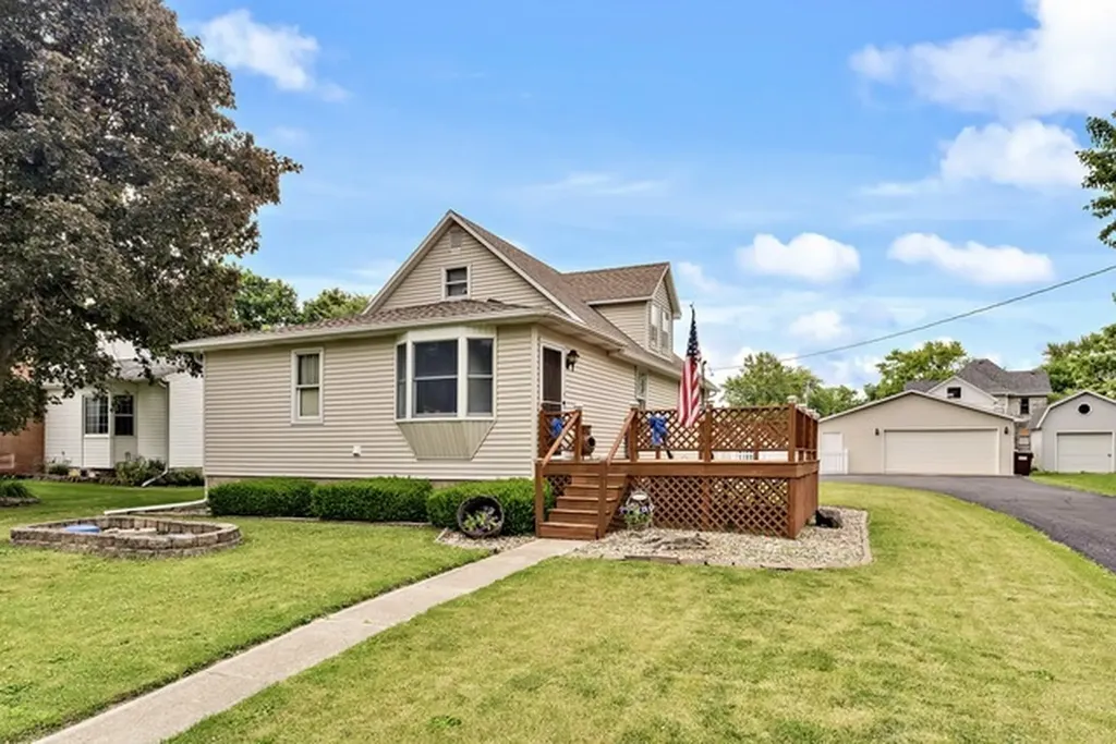 203 East Lake Street Ashkum IL 60911