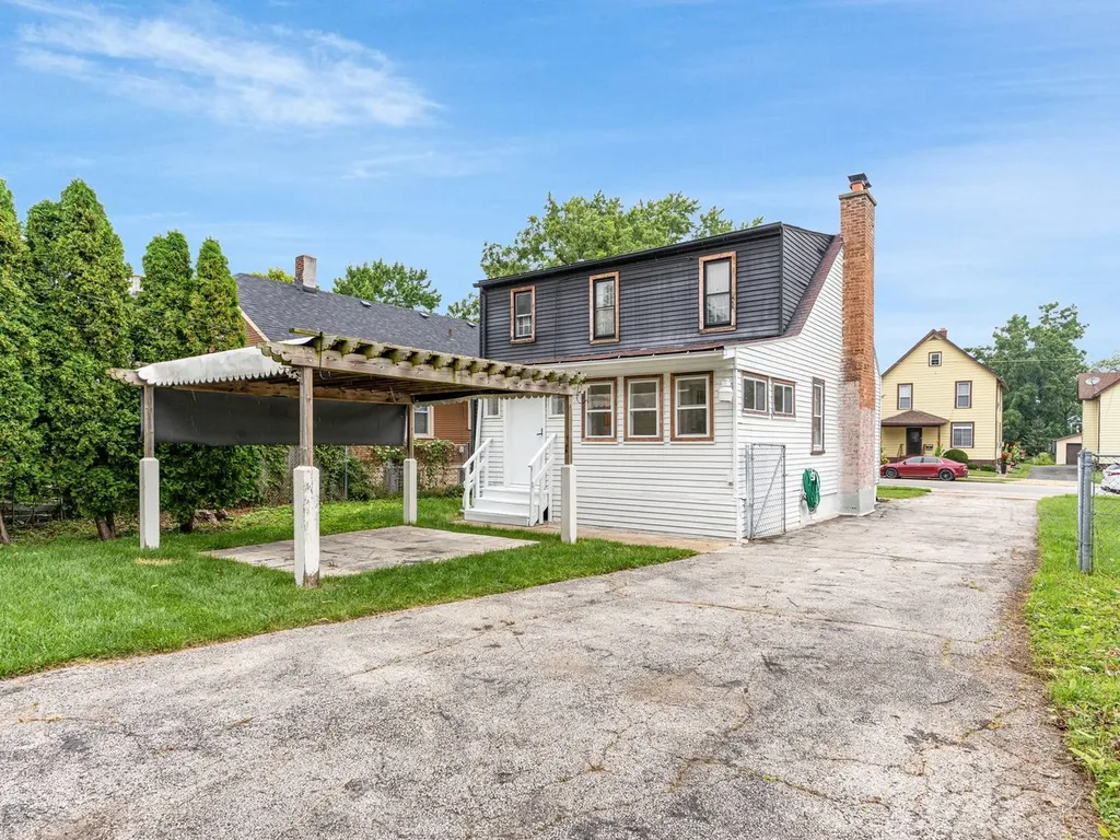 1029 Front Street Aurora IL 60505