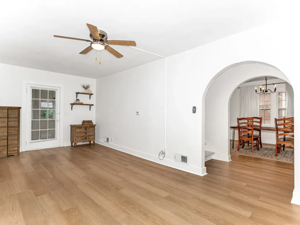 1029 Front Street Aurora IL 60505