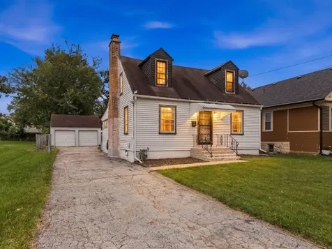 1029 Front Street Aurora IL 60505