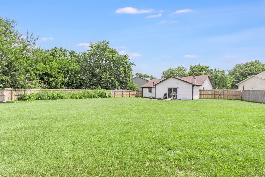 128 Farm Gate Lane Bolingbrook IL 60440