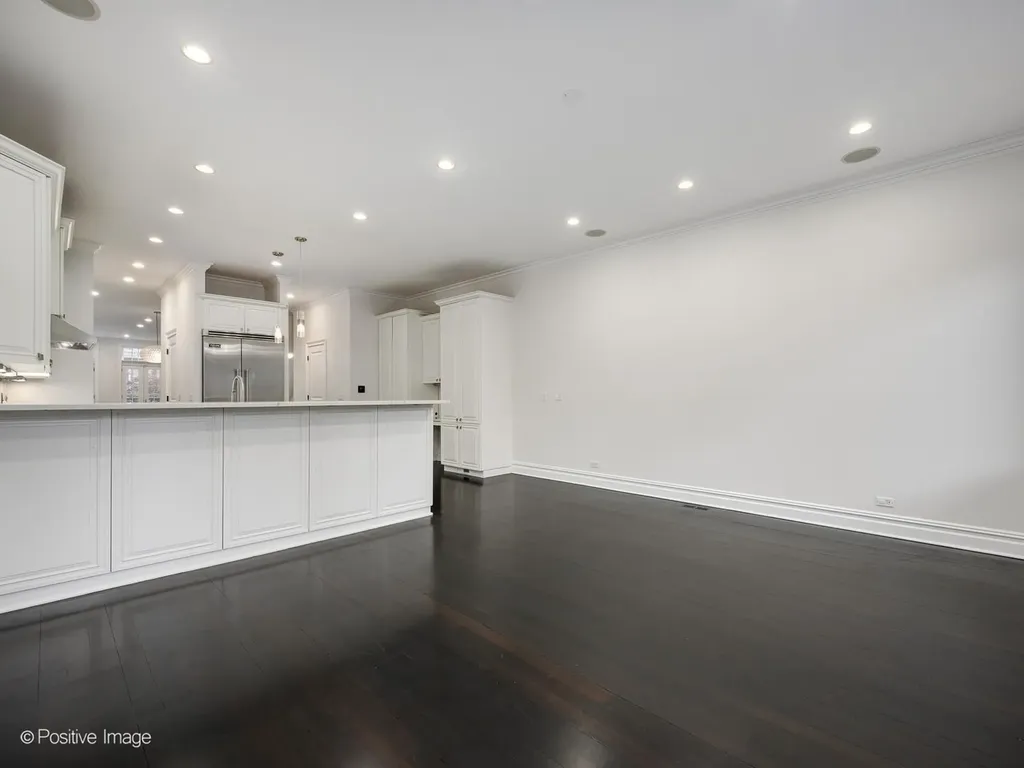 1633 North Wolcott Avenue Chicago IL 60622