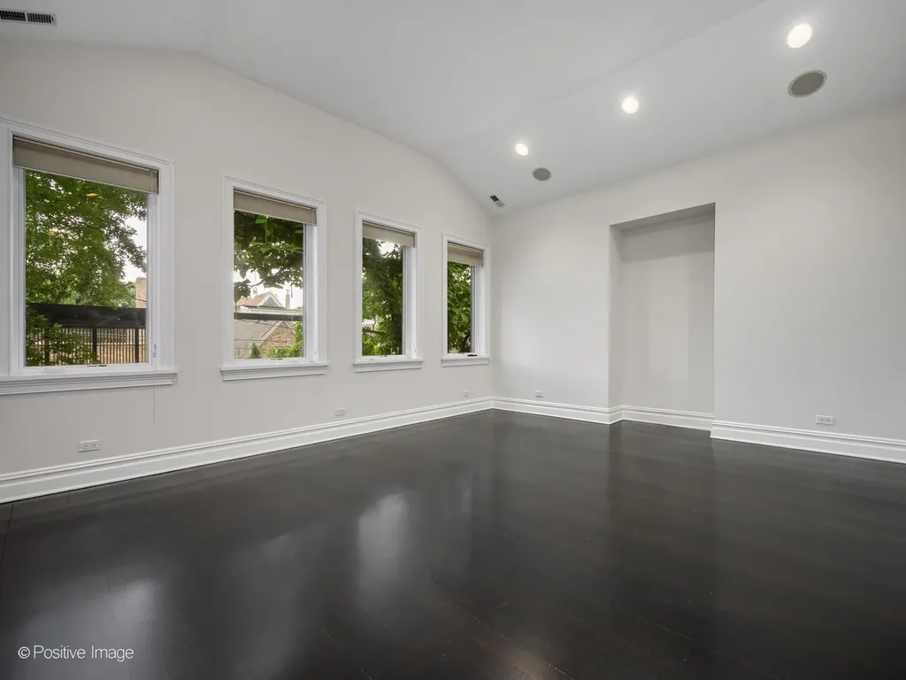 1633 North Wolcott Avenue Chicago IL 60622