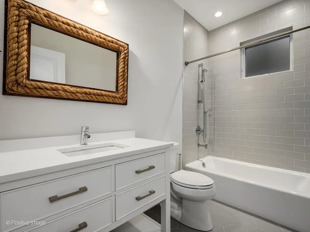 1633 North Wolcott Avenue Chicago IL 60622