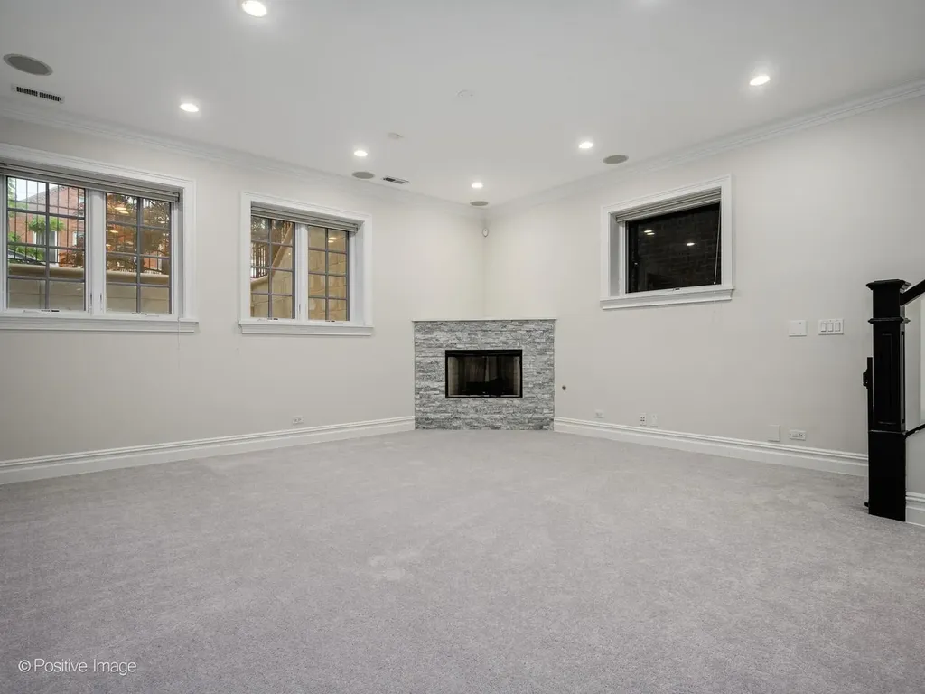 1633 North Wolcott Avenue Chicago IL 60622
