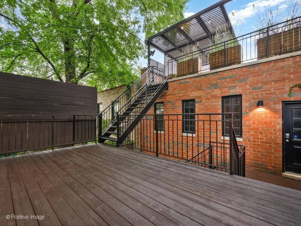 1633 North Wolcott Avenue Chicago IL 60622