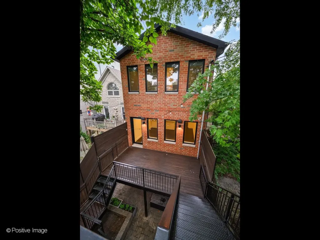 1633 North Wolcott Avenue Chicago IL 60622