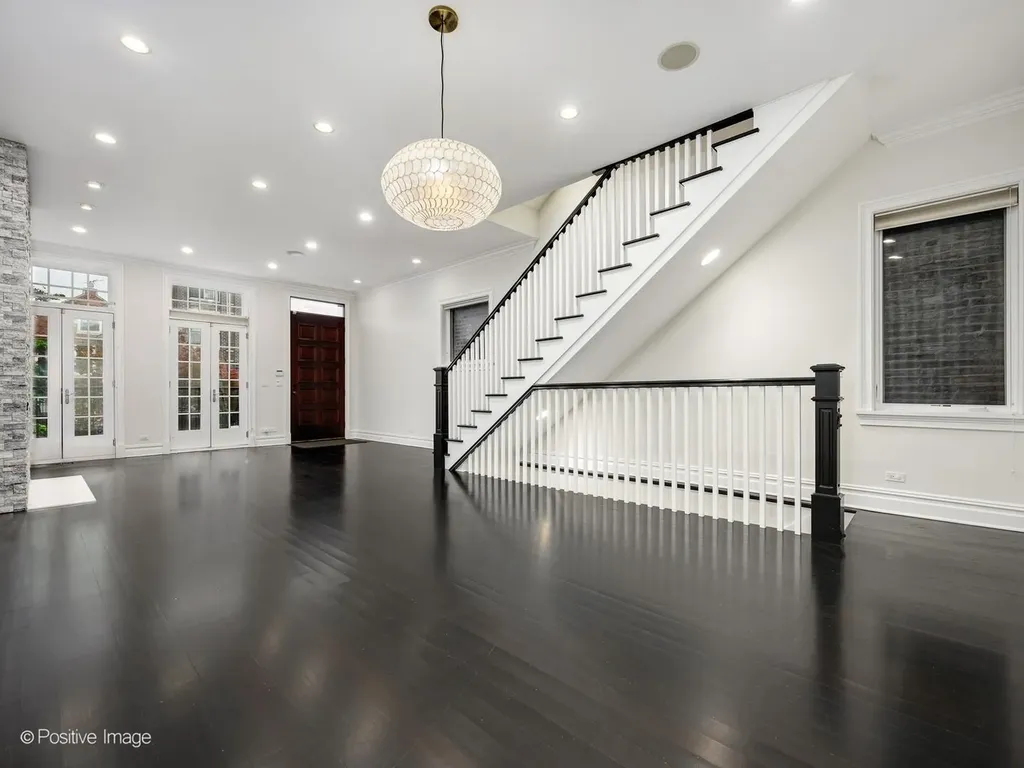 1633 North Wolcott Avenue Chicago IL 60622