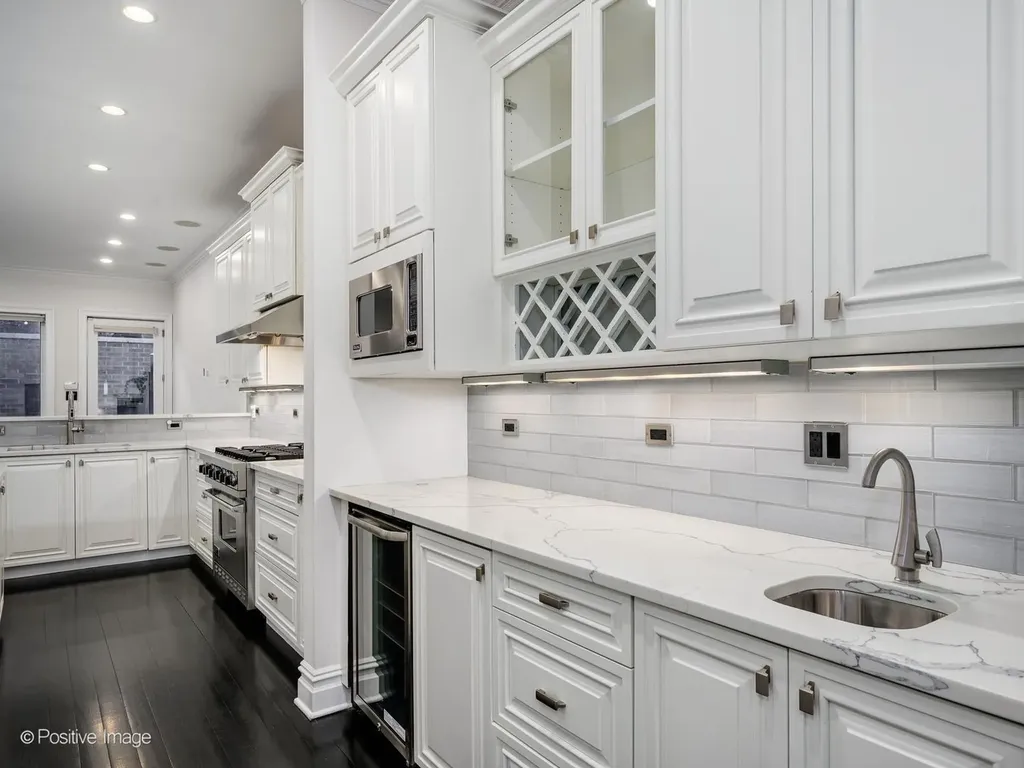 1633 North Wolcott Avenue Chicago IL 60622