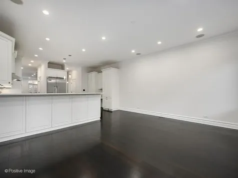 1633 North Wolcott Avenue Chicago IL 60622