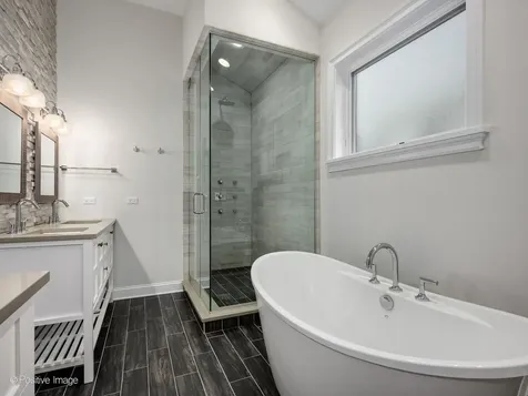 1633 North Wolcott Avenue Chicago IL 60622