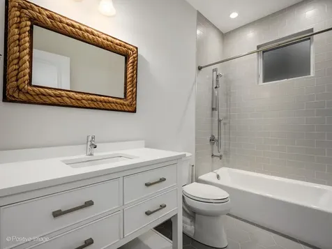 1633 North Wolcott Avenue Chicago IL 60622