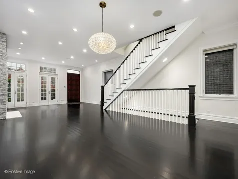 1633 North Wolcott Avenue Chicago IL 60622