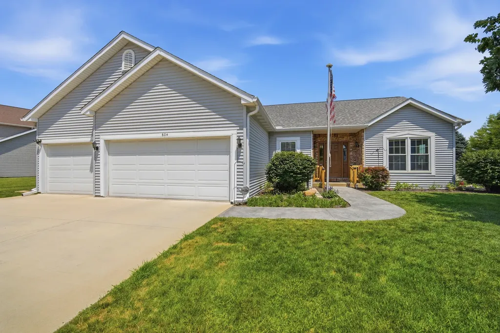 604 Eddy Road Bloomington IL 61704