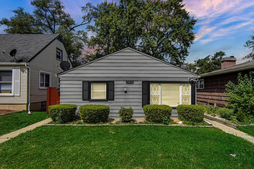 16814 Crane Avenue Hazel Crest IL 60429