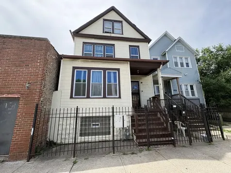 33 East 119th Street Chicago IL 60628