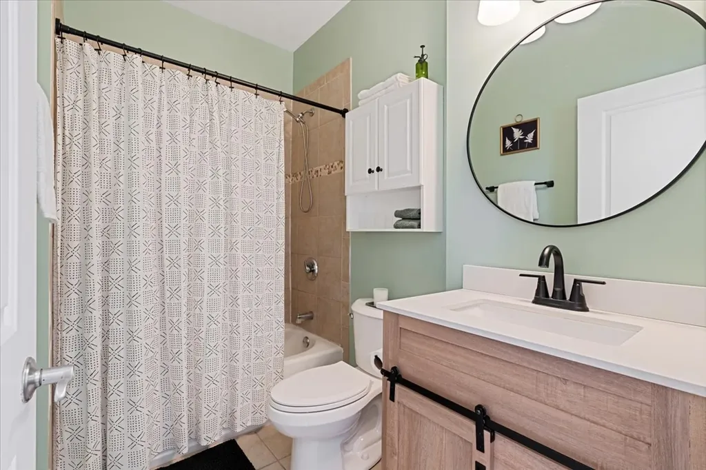 2146 North Lawndale Avenue Chicago IL 60647
