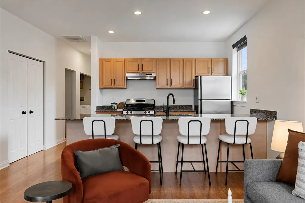 2146 North Lawndale Avenue Chicago IL 60647