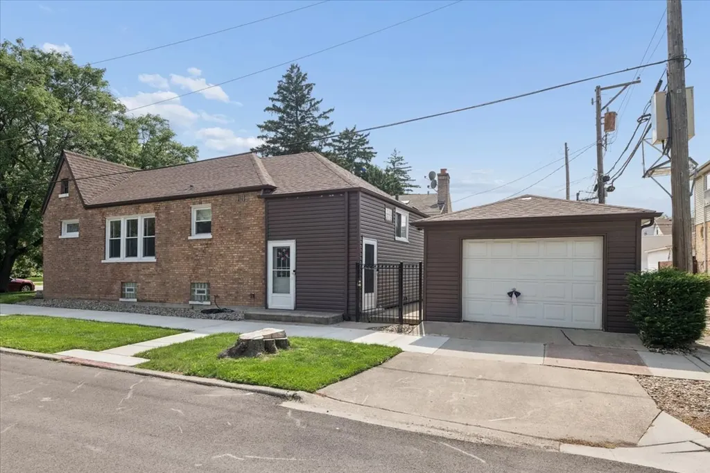 6830 West Imlay Street Chicago IL 60631