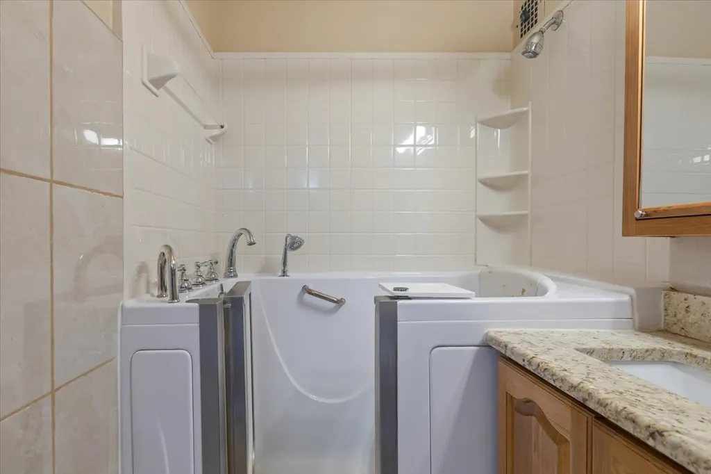 5530 South South Shore Drive Chicago IL 60637