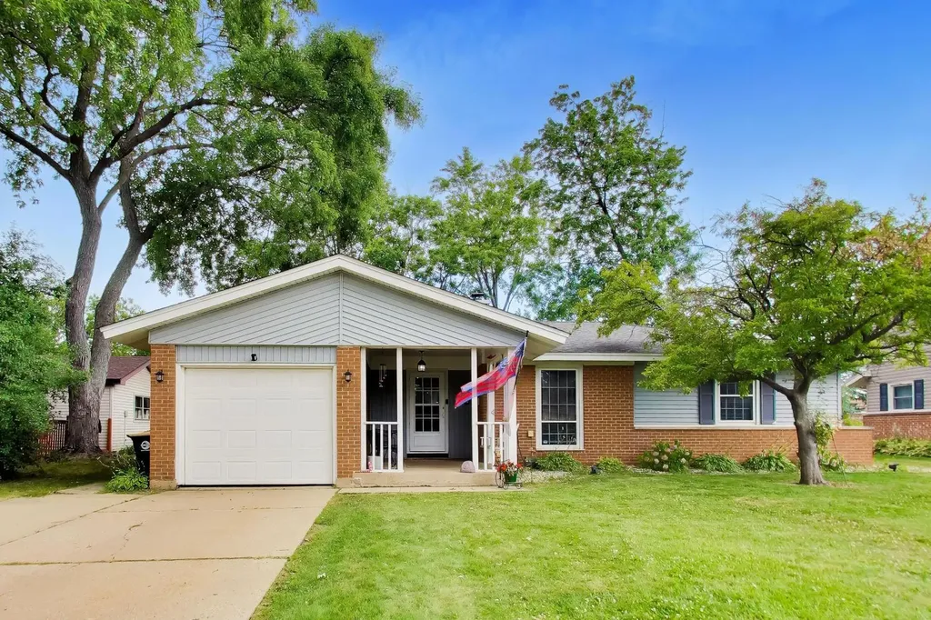502 Shadywood Lane Elk Grove Village IL 60007