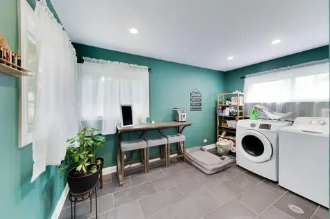 502 Shadywood Lane Elk Grove Village IL 60007