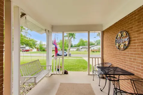 502 Shadywood Lane Elk Grove Village IL 60007