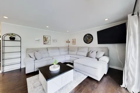 502 Shadywood Lane Elk Grove Village IL 60007