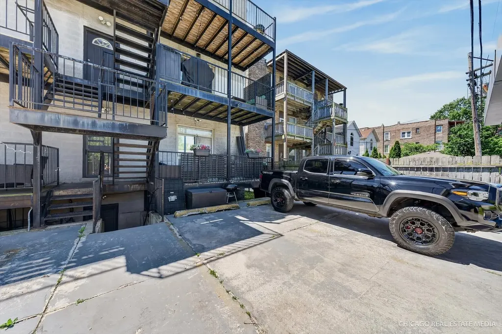 2546 West Washington Boulevard Chicago IL 60612