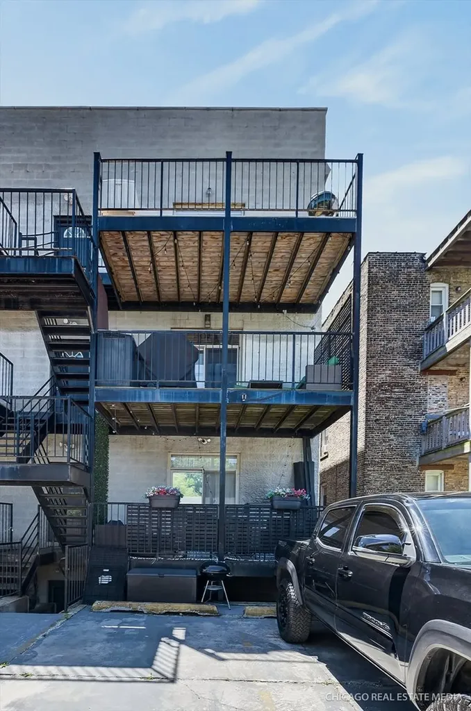 2546 West Washington Boulevard Chicago IL 60612