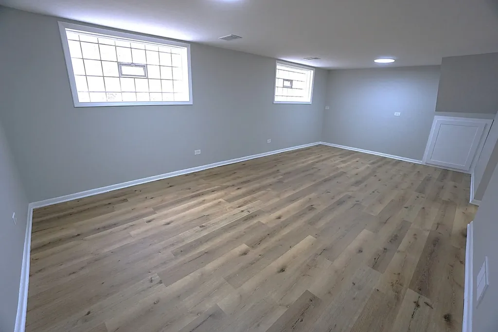 10508 South Bensley Avenue Chicago IL 60617
