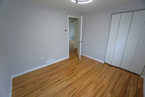 10508 South Bensley Avenue Chicago IL 60617