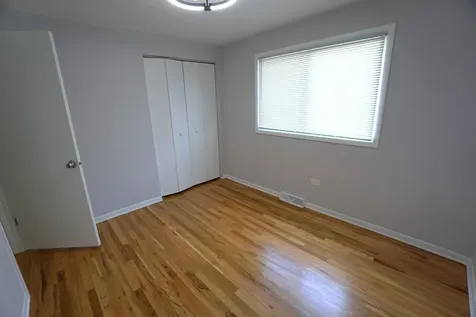10508 South Bensley Avenue Chicago IL 60617