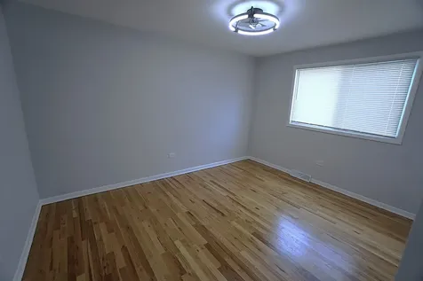10508 South Bensley Avenue Chicago IL 60617