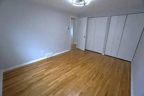 10508 South Bensley Avenue Chicago IL 60617
