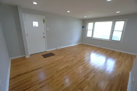 10508 South Bensley Avenue Chicago IL 60617