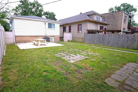 10508 South Bensley Avenue Chicago IL 60617