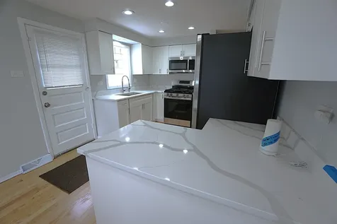 10508 South Bensley Avenue Chicago IL 60617