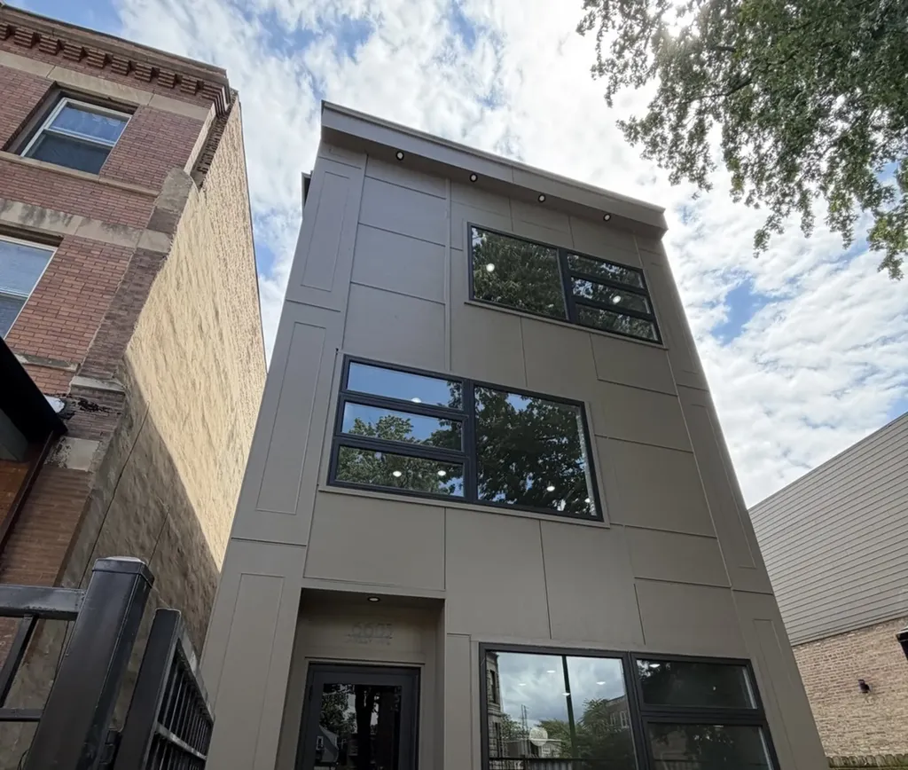 6603 South Langley Avenue Chicago IL 60637