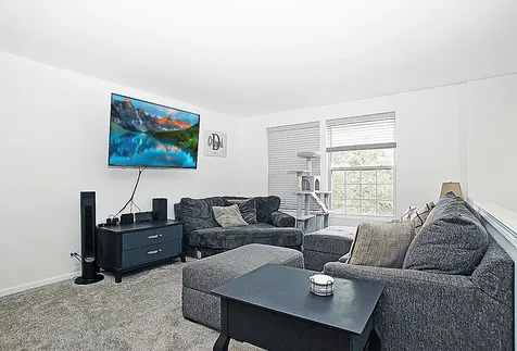 2436 Emily Lane Elgin IL 60123