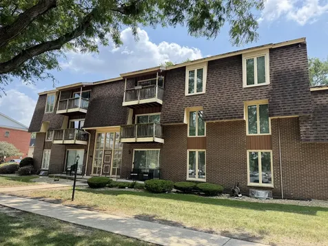 5721 West 103rd Street Oak Lawn IL 60453