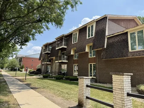5721 West 103rd Street Oak Lawn IL 60453