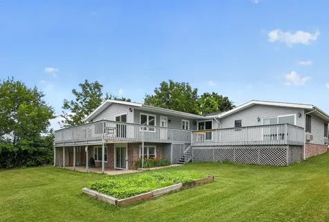 1904 Baintree Road Davis IL 61019