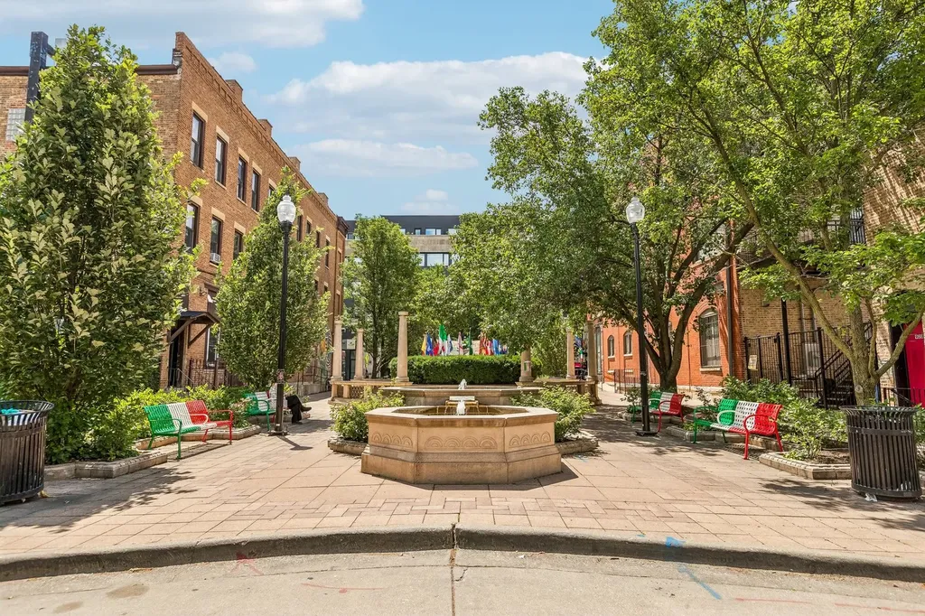 1320 West Grenshaw Street Chicago IL 60607