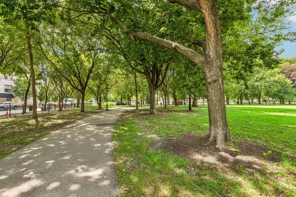 1320 West Grenshaw Street Chicago IL 60607